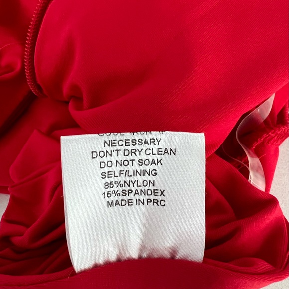 Meshki Red Long Sleeve Crop Top - Picture 4 of 4